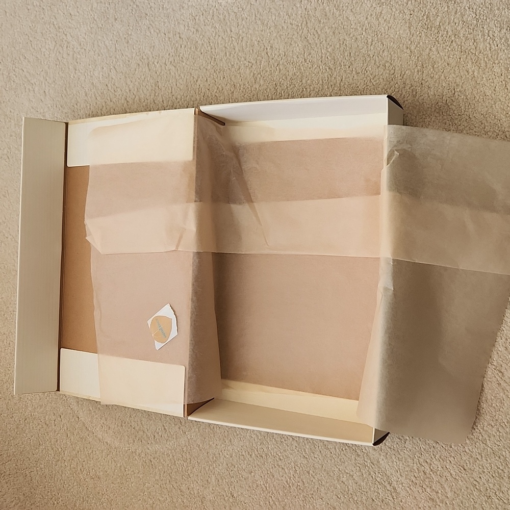 SUNDANCE Box Ribbon Tissue & Sticker - Picture 7 of 10